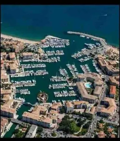 Location Port Frejus, Bord De Appartement Fréjus